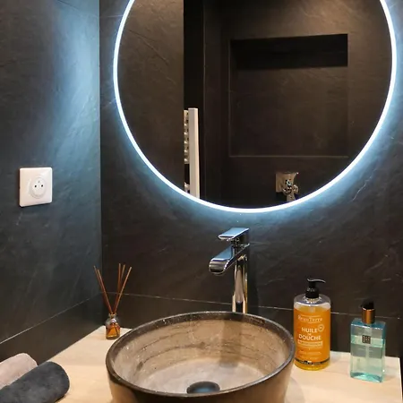 Апартаменты Moderne Avec Balcon, Jacuzzi Et Piscine *