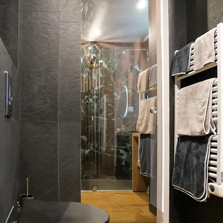 Moderne Avec Balcon, Jacuzzi Et Piscine Апартаменты *