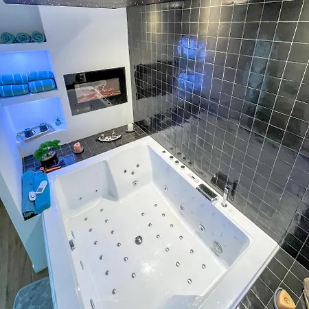 Apartment Moderne Avec Balcon, Jacuzzi Et Piscine Mandelieu